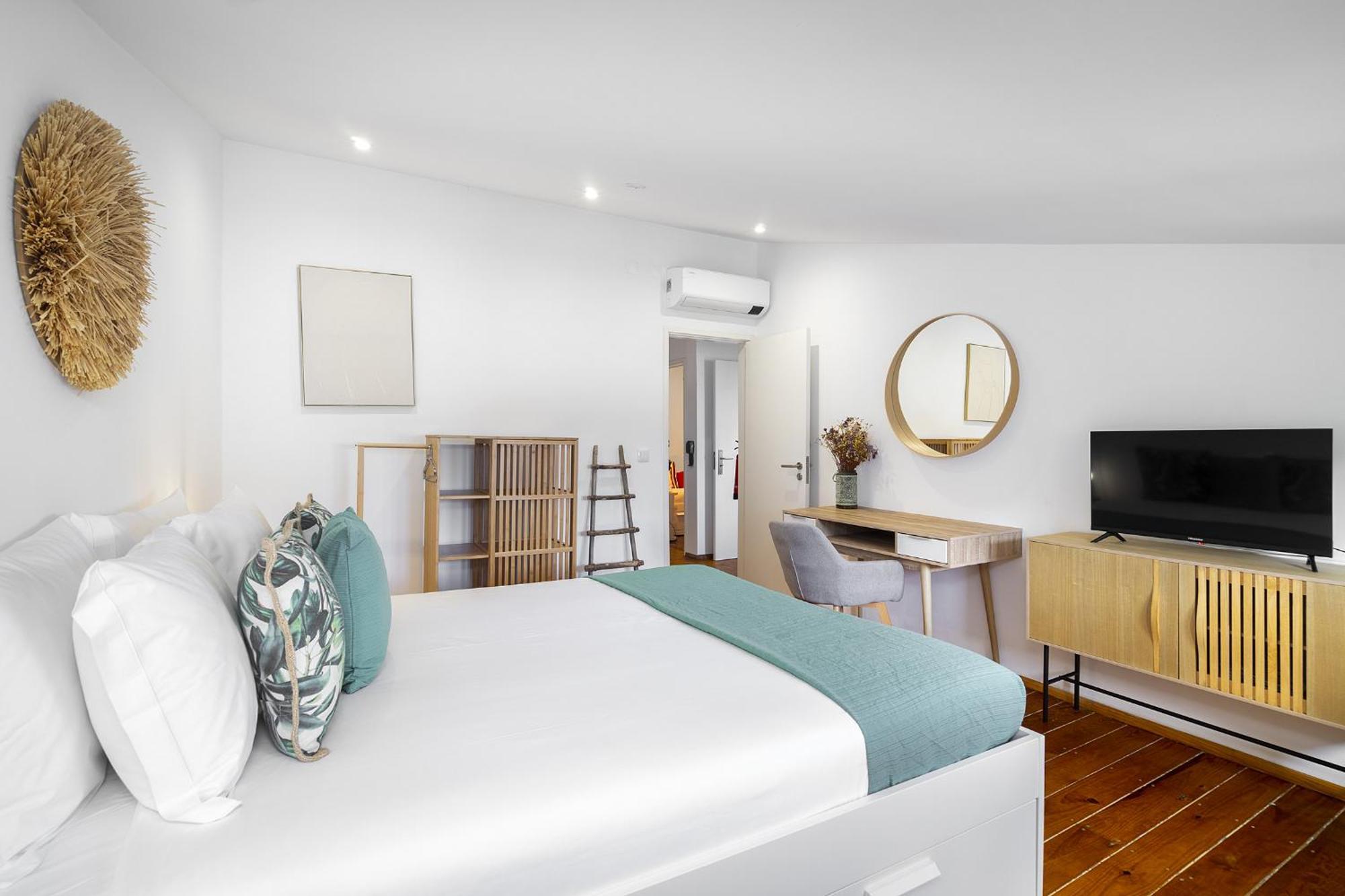 Whome Urban Tech Retreat, Modern Hubs For Remote Living 리스본 외부 사진