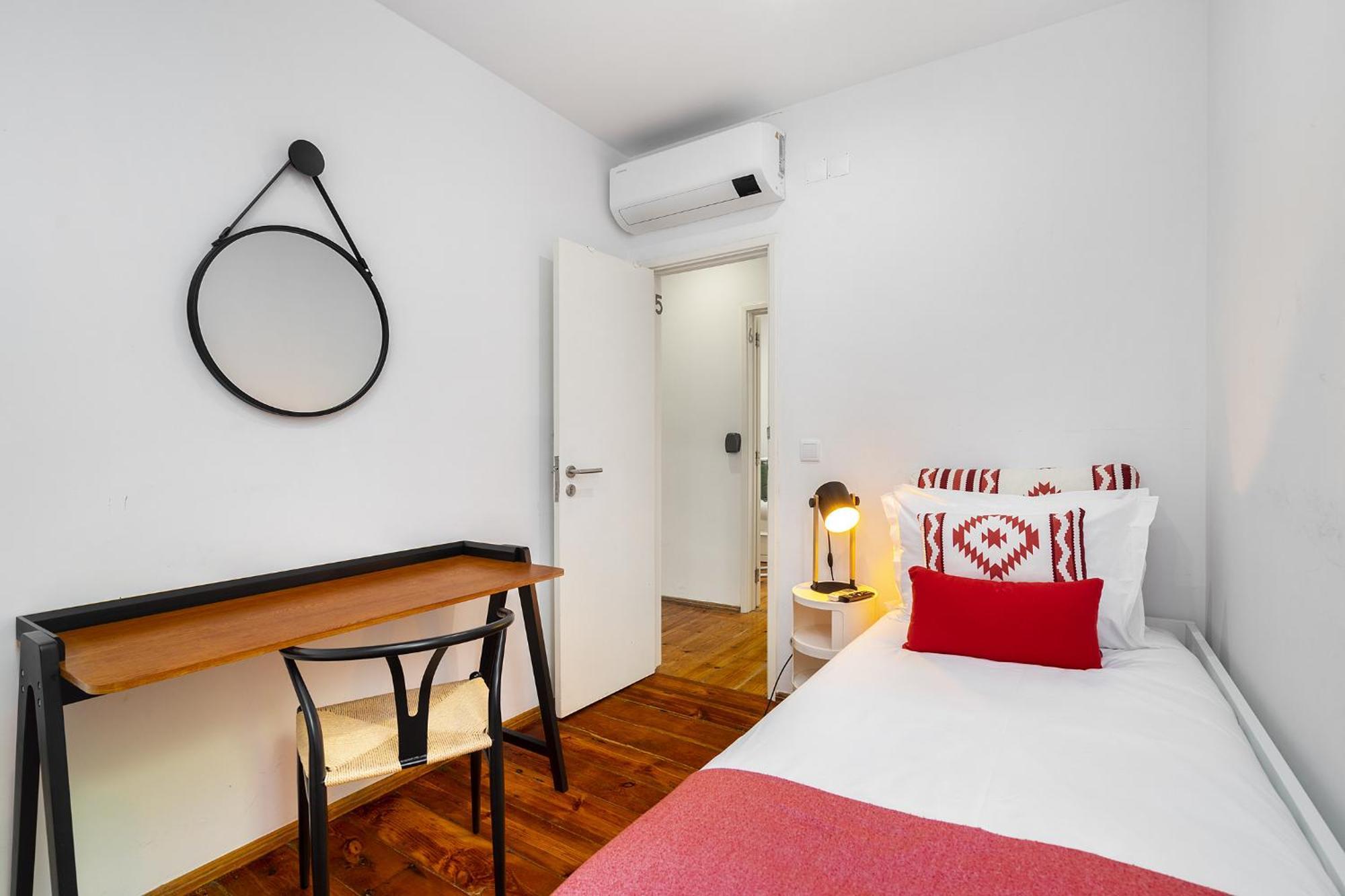 Whome Urban Tech Retreat, Modern Hubs For Remote Living 리스본 외부 사진